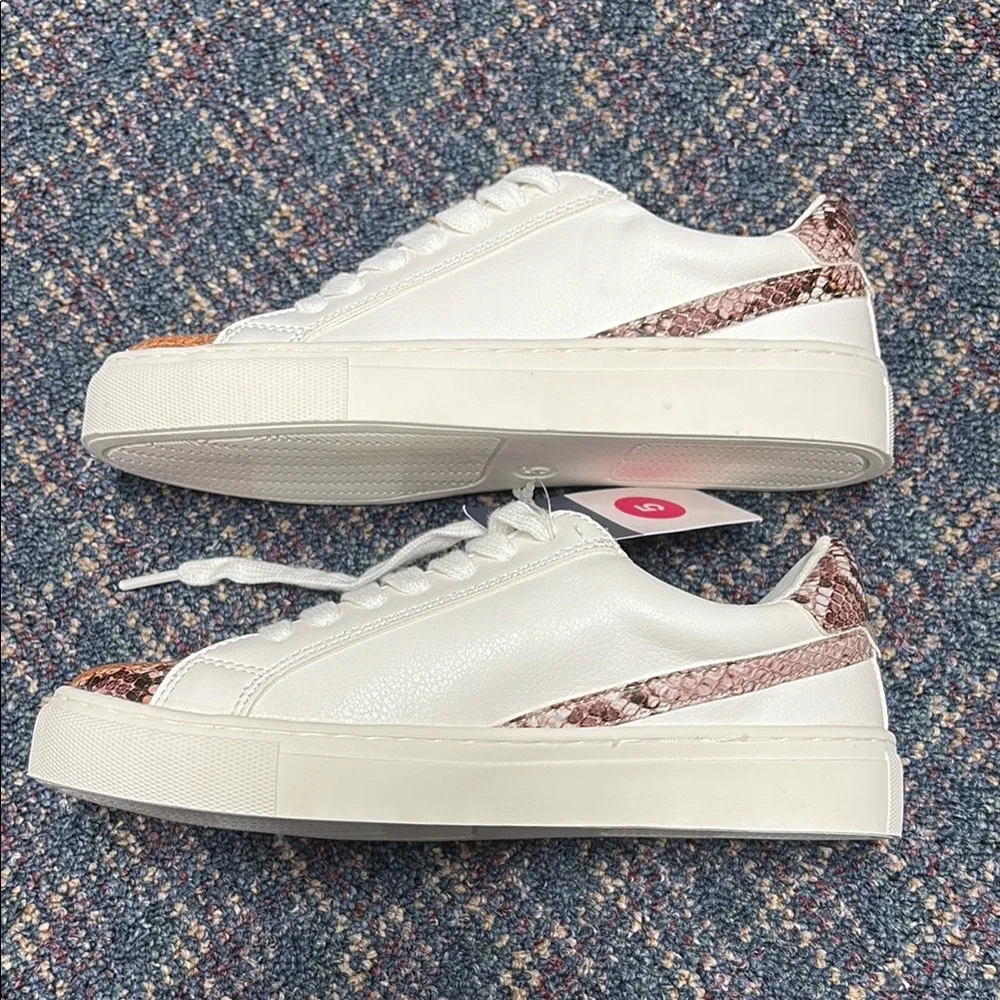 NWT Universal Thread White and Orange Sneakers with Fashionable Accents size 5 - Picture 7 of 16